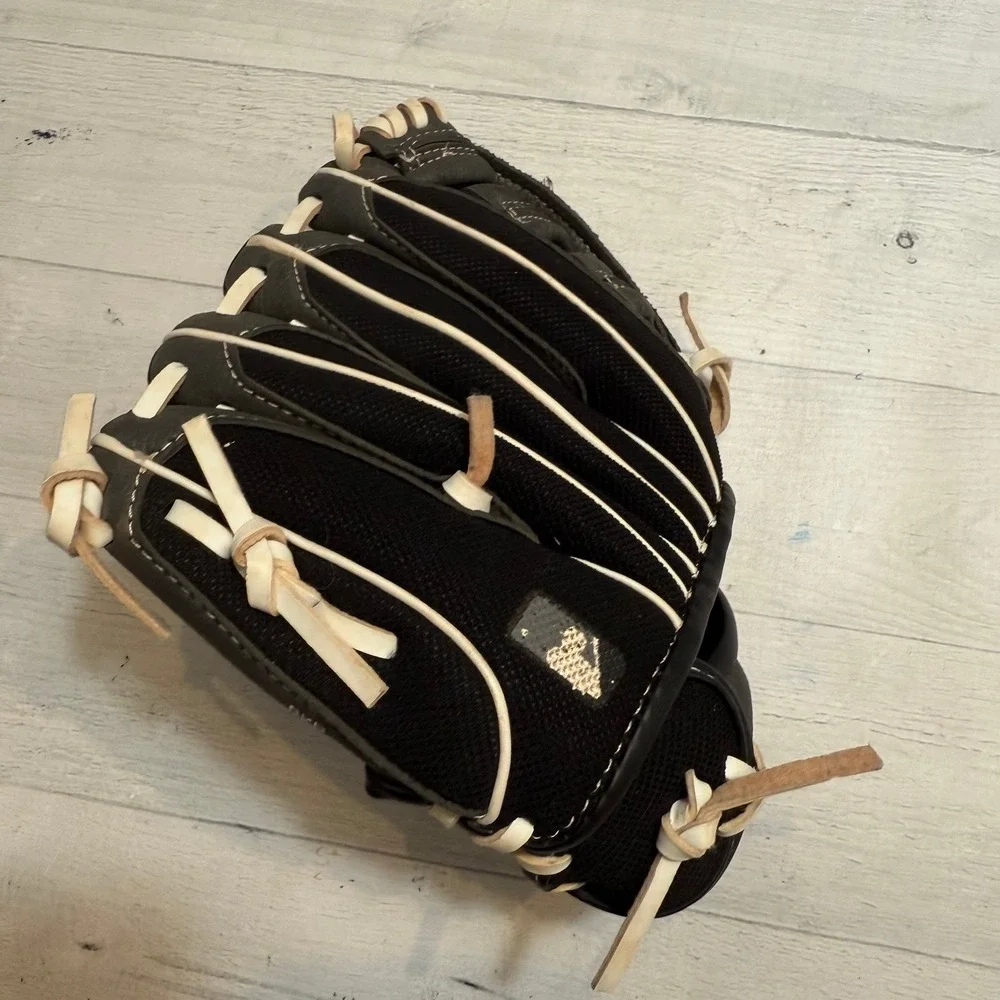 Wilson Charcol Black kids Tball‎ glove, left hand right handed throw